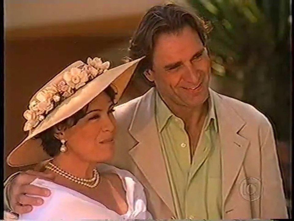 Desejos de Mulher Final 3 -Ariel conversa com Andréa e Diogo em festa