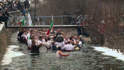 Bulgarie : bain de glace pour l'Epiphanie