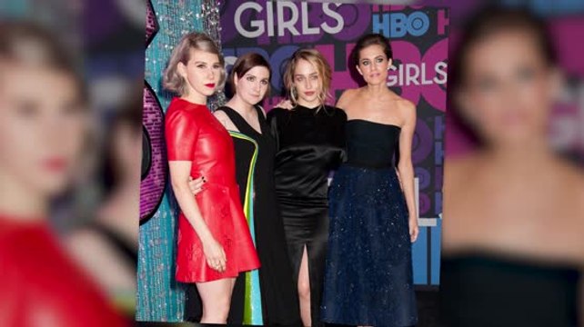 Lena Dunham And The Girls Come Out For The Season 4 Premiere
