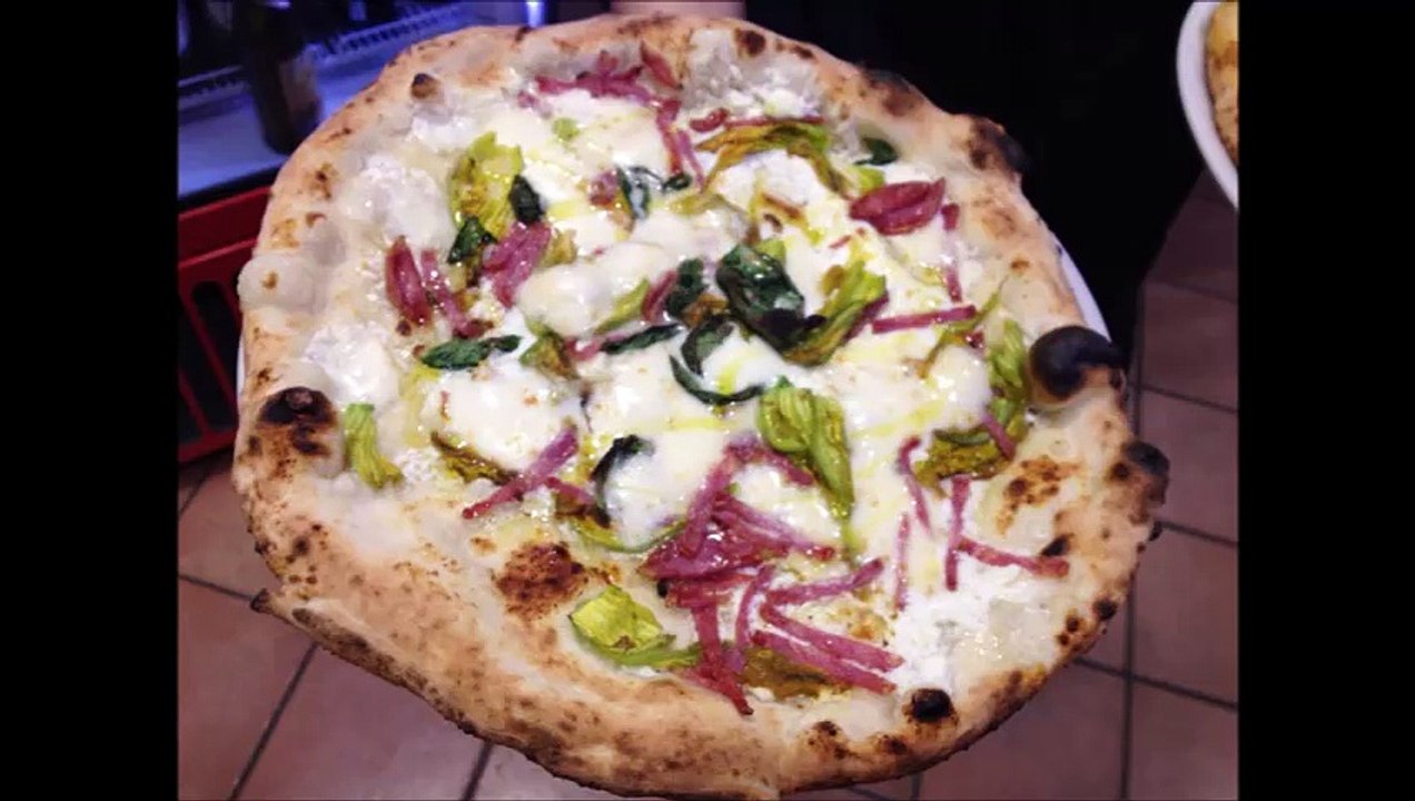 La pizza margherita in tutto il suo splendore.