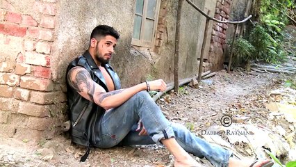 #DabbooRatnani #Calendar2015 Featuring 24 Actors .. @iamsrk