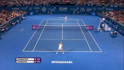 Brisbane - Sharapova tumba a Shvedova