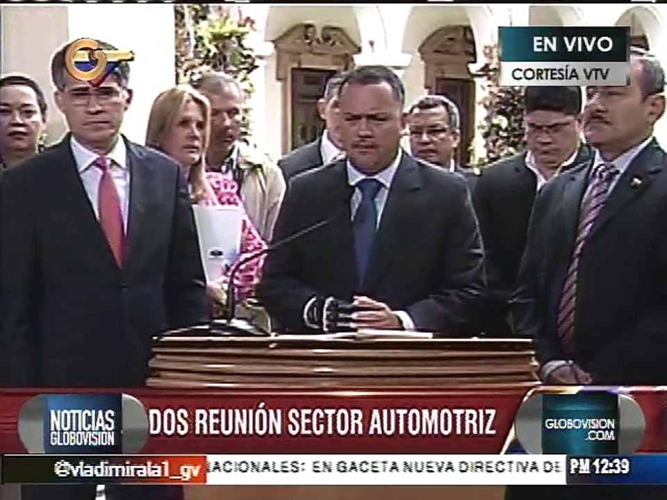 Gobierno prevé "industrializar" sector automotriz