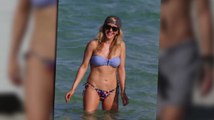 Ellie Goulding va à l'encontre des règles de la mode dans un bikini dépareillé