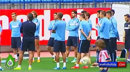 El hijo del Cholo Simeone imita a Cristiano Ronaldo - 2014