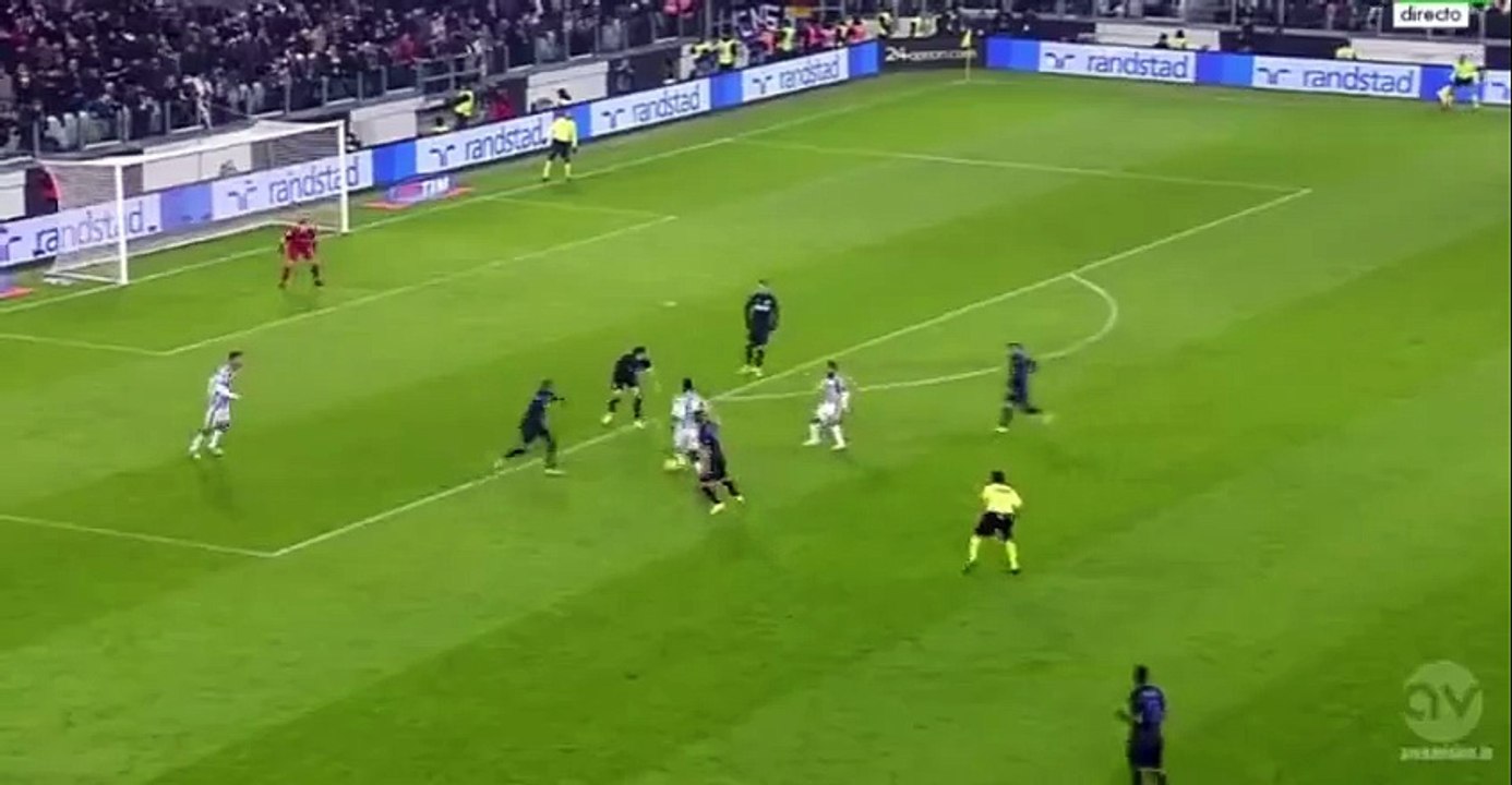 Pogba fait péter un câble aux défenseurs