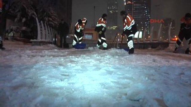 İstanbul'da Kar Küreme ve Tuzlama Çalışması Ek Görüntü