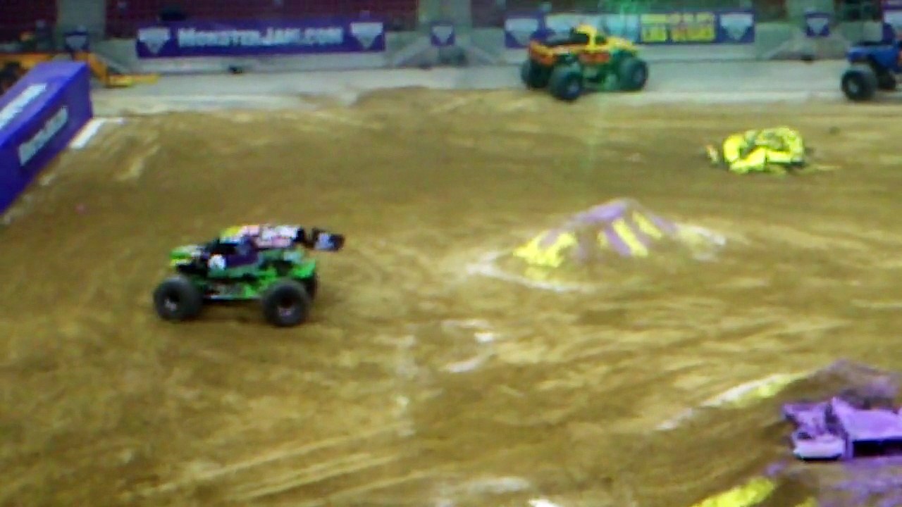 Monster Truck - Monster Jam - Grave Digger - Freestyle