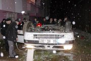Tokat'ta Otomobil 10 Metreden Site Bahçesine Uçtu: 2 Yaralı