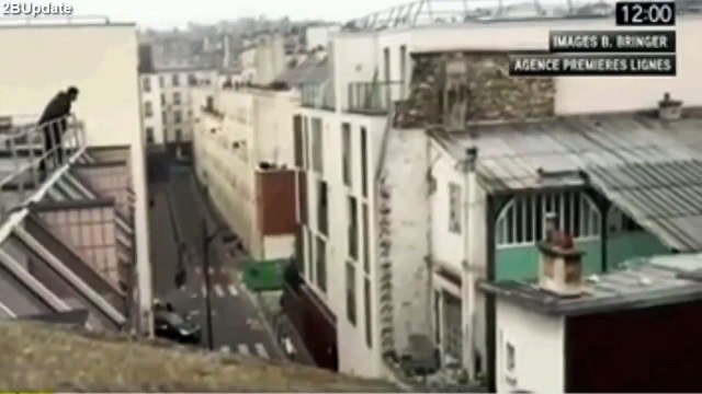 Attentat à Charlie Hebdo : fusillade mortelle à l'entrée du bureau vue du toit #CharlieHebdo