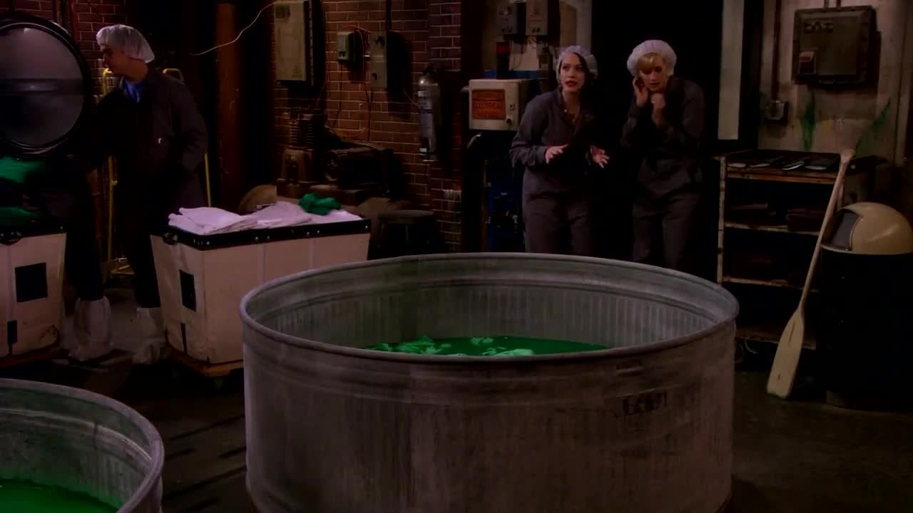 2 broke girls - s04 e08 clip (english) hd
