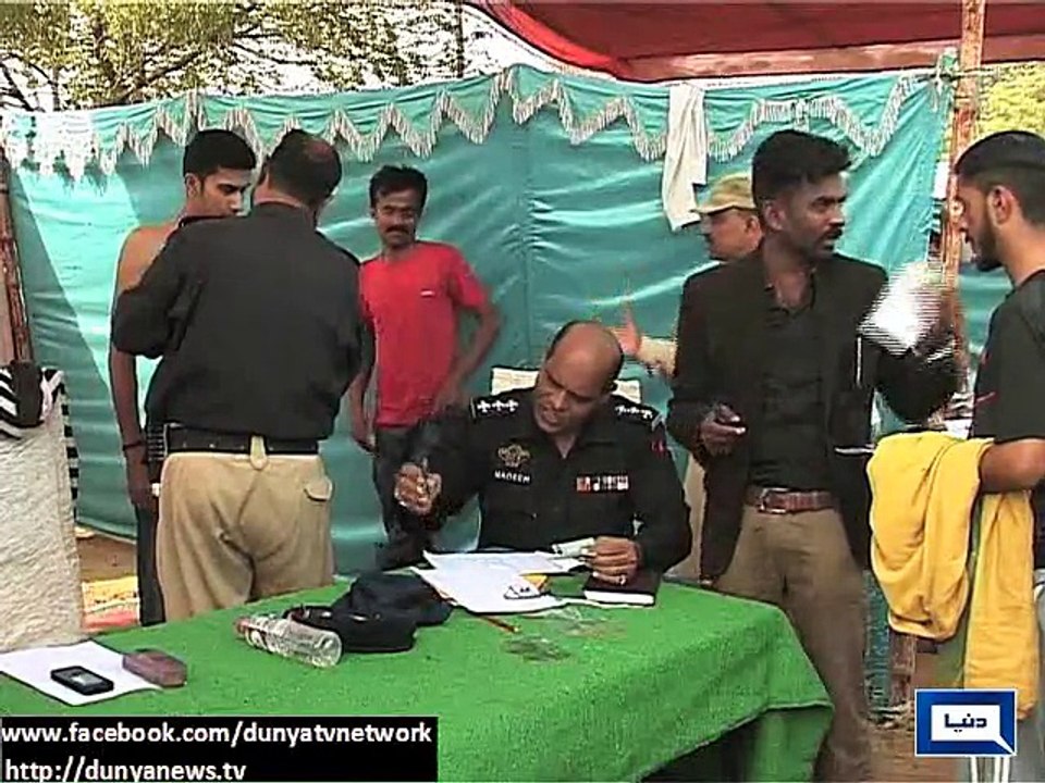 Dunya News - Karachi: Physical test held for recruitment of constables