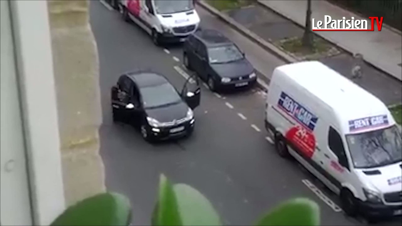 Attentat à Charlie Hebdo : les images de la fuite des tueurs