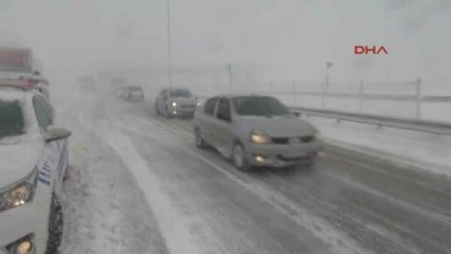 Bolu Yoğun Kar Yağışı Bolu Dağı'nda Ulaşımı Etkiliyor-Ek