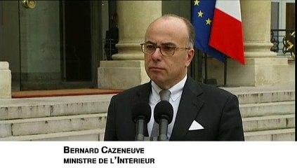 Cazeneuve : "Trois criminels à l'origine" de l'attaque de "Charlie Hebdo"