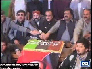 Zulfiqar Ali Bhutto birthday_ Workers waste cakes on each other faces