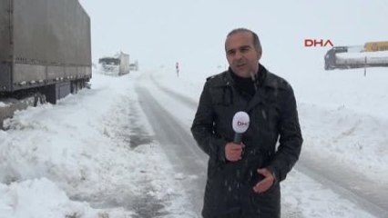 Tải video: Erzincan Erzincan- Sivas Karayolunda Ulaşım Durdu