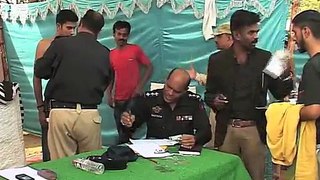 Karachi- Physical test held for recruitment of constables.