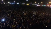 Rassemblement pour Charlie Hebdo à Paris, place de la République