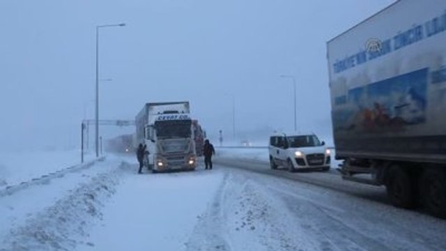 Bolu Dağı'nda Trafik Durma Noktasına Geldi