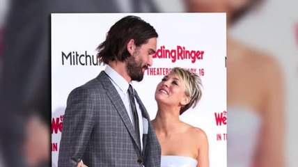 Kaley Cuoco et Ryan Sweeting s'embrassent à la première de Témoin à louer