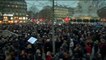 A Paris, Place de la République, la foule rassemblée en hommage à Charlie Hebdo