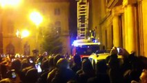 Drapeau en berne vers 19h devant l'hôtel de ville d'Aix-en-Provence