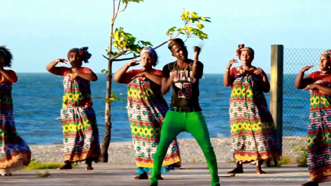 MAÎTRE RUFIN  -  AMBONY MÔRALY  (gasy HD - malagasy)