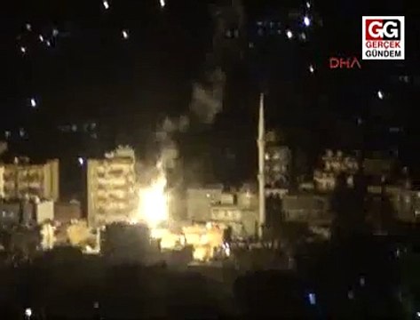 Cizre'de polise roketli saldırı 2 polis yaralı