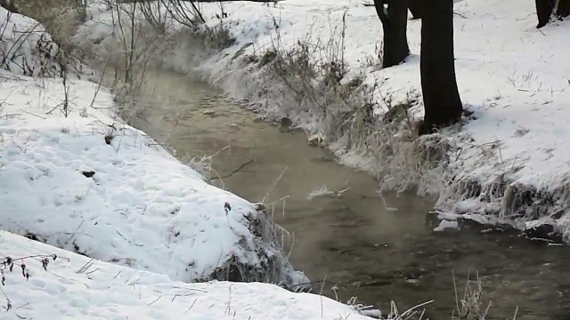 река Раменка в мороз