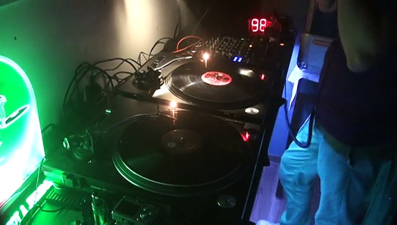 DJ für 80er 90er Party & Events Deutschlandweit buchen