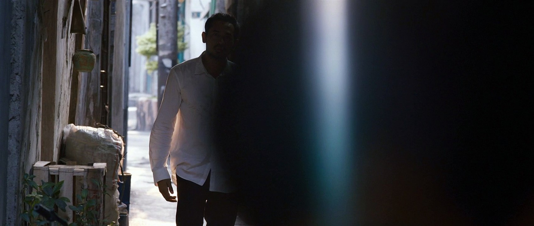 Killers - Exclusive Clip: Collision