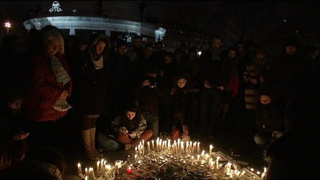Charlie Hebdo: plus de 35.000 personnes réunies à Paris