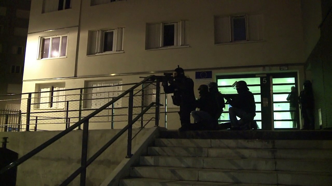 Polícia francesa identifica três suspeitos