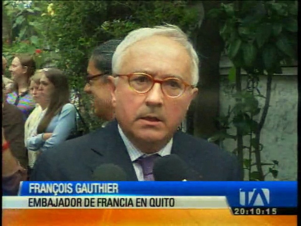 Homenaje a franceses caídos en atentado