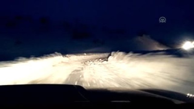 Siirt-Şırnak Karayolu, Kar ve Tipi Nedeniyle Ulaşıma Kapatıldı