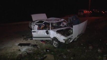 İzmir Hurdaya Dönen Otomobilden Sağ Kurtuldu