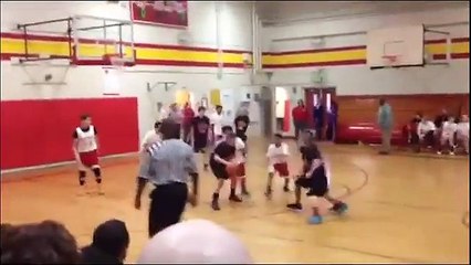 Basketball Referee ​Takes Phone Call In The Middle Of A Game