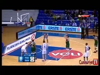 Parkeye inen taraftara basketbolcudan yumruk