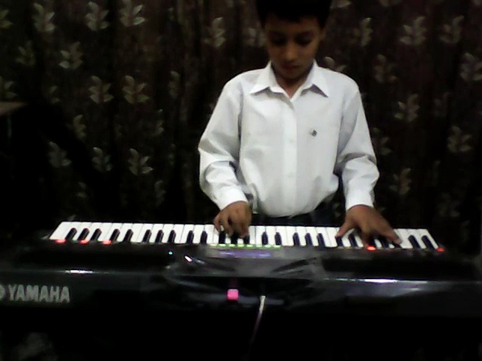 Amazing 9-years old Keyboardist - PAK National anthem