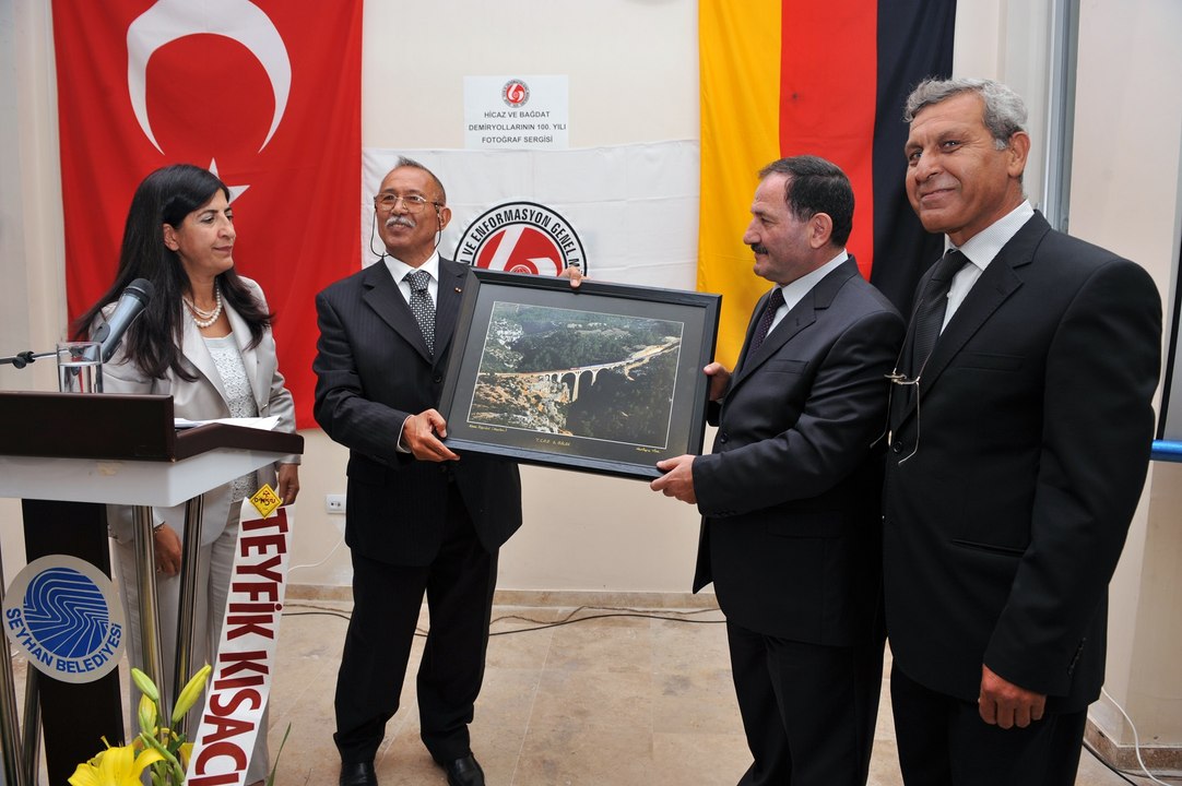 Bagdat Hicaz Demiryolları Türk Alman İşbirliği Muhteşem Demiryolu Projesi Abdülhamid Han Marşı Piyano Bendir Eşliğinde TEYFİK KISACIK İçin Anıt Çalışma Türk Padişah Sultan İttifakı İki