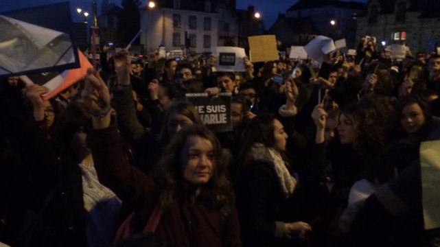 Collégiens et lycéens soutiennent Charlie