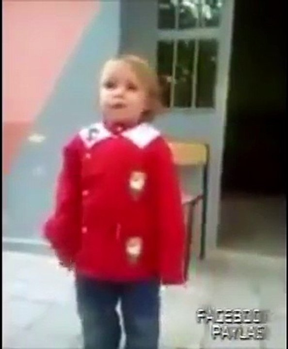 Andımızı Okuyan Sevimli Kız