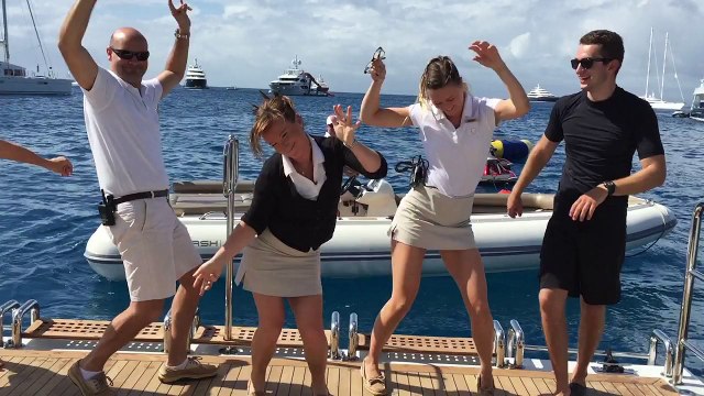 Rita Ora parodie Beyonce - clip 7/11