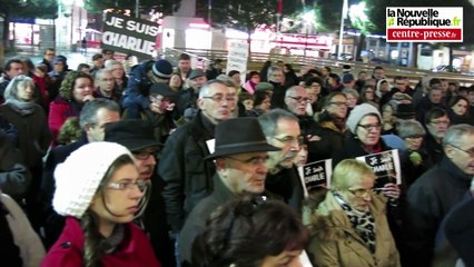 VIDEO. Châtellerault: rassemblement républicain en hommage aux victimes de l'attentat de Charlie Hebdo