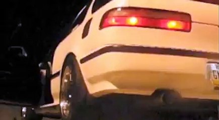 Egzoz Sesini Taklit Eden Sunucu