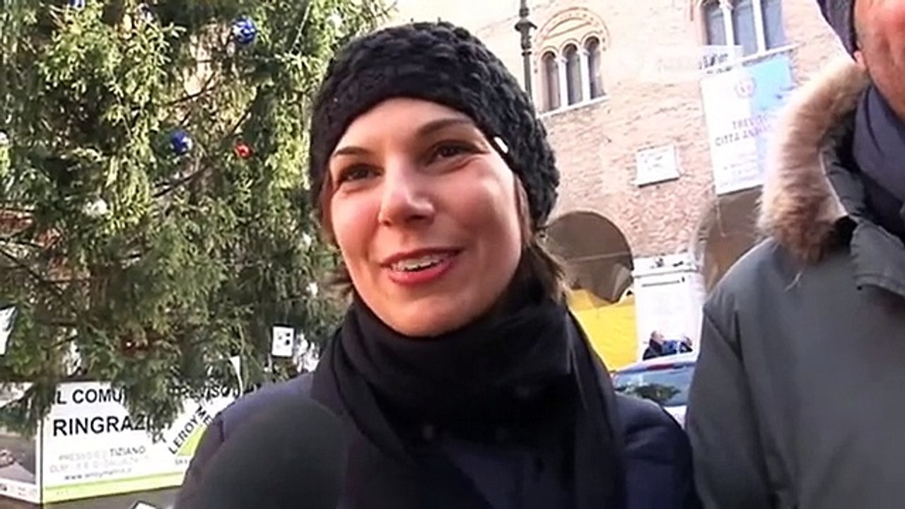 E' INIZIATA LA CORSA AI SALDI