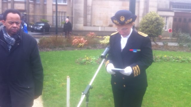 Charlie hebdo: hommage à la préfecture