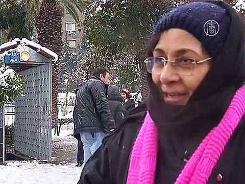 Снегопад подбодрил сирийцев в Дамаске