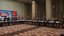 Kılıçdaroğlu'na Ayakkabılı Saldırı